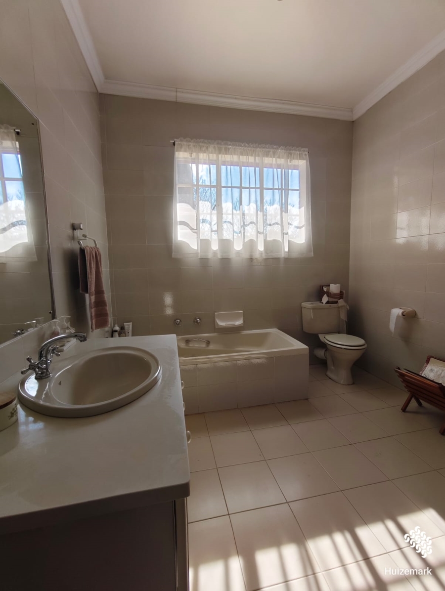 4 Bedroom Property for Sale in Vaalpark Free State